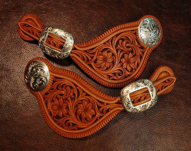 Leather bucles.