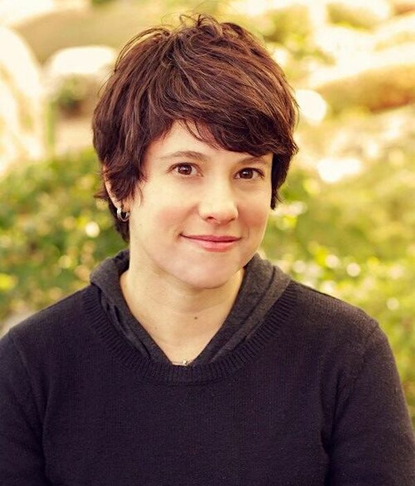 Headshot of a woman.
