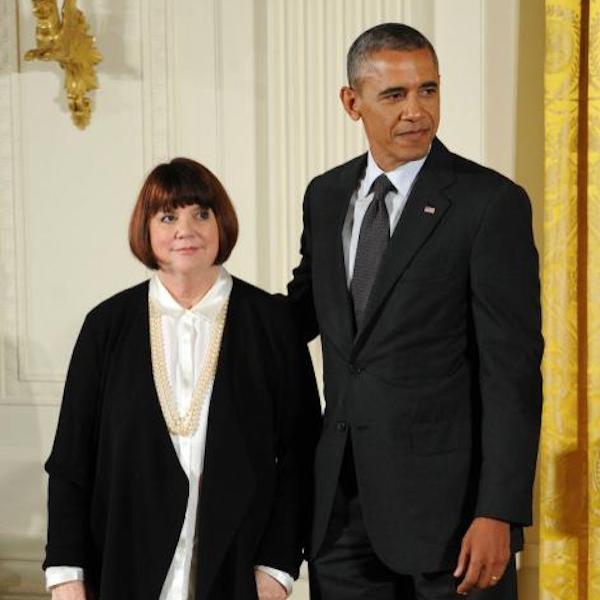 Linda Ronstadt receiving an award from Barack Obama