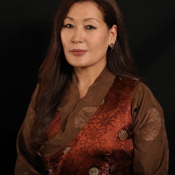 Portrait of a woman.