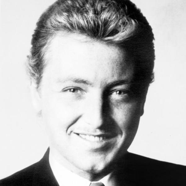 Headshot of a man.