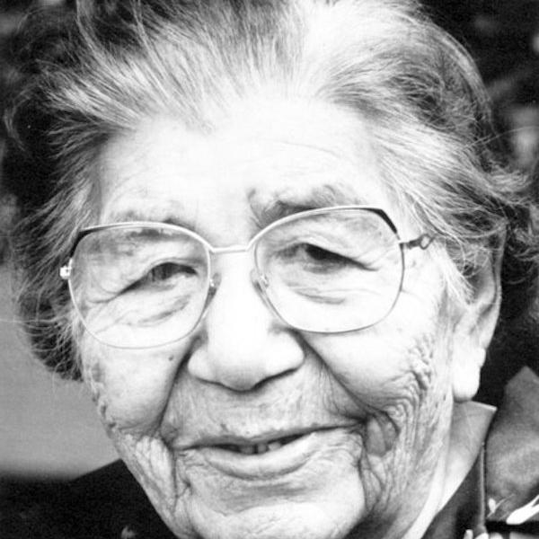 Headshot of a woman.