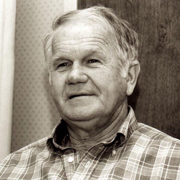 Headshot of a man.