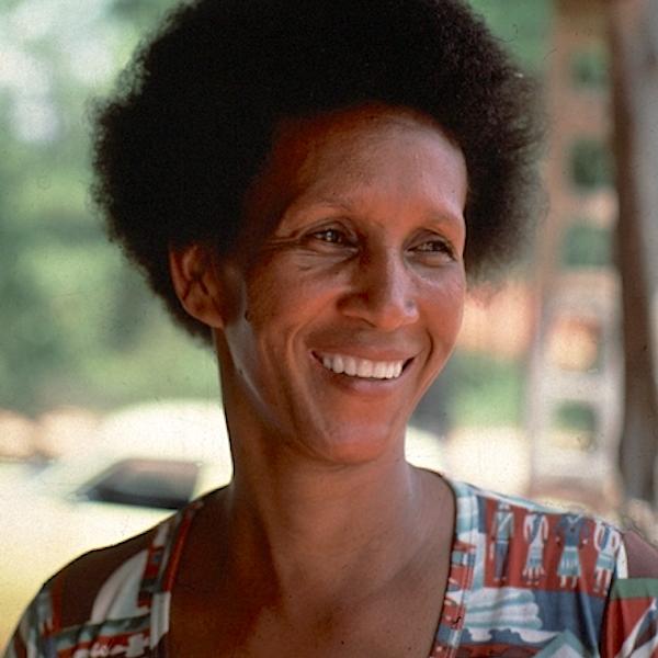 headshot of a woman.