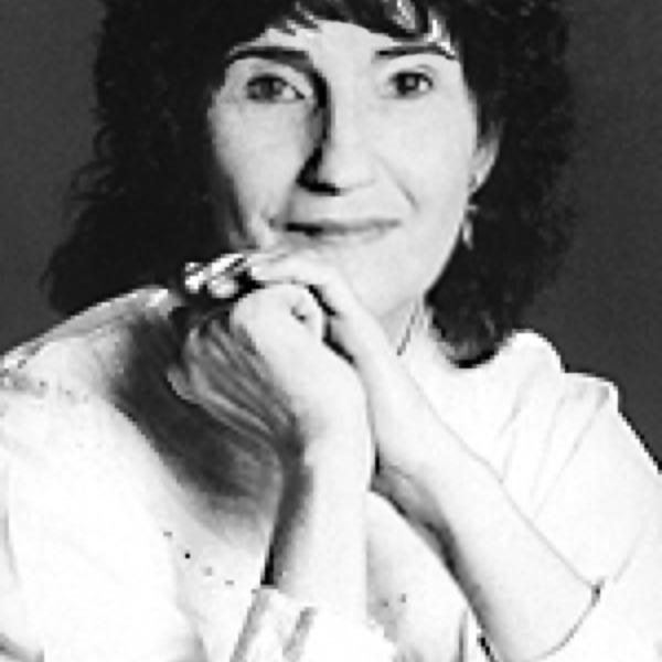 Headshot of a woman.