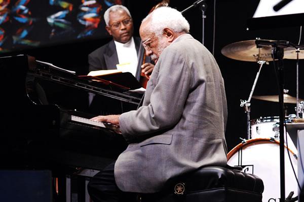 Barry Harris at the 2006 awards concert. Photo by Tom Pich
