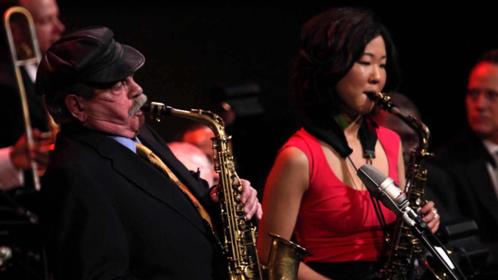 Phil Woods and Grace Kelly perform.