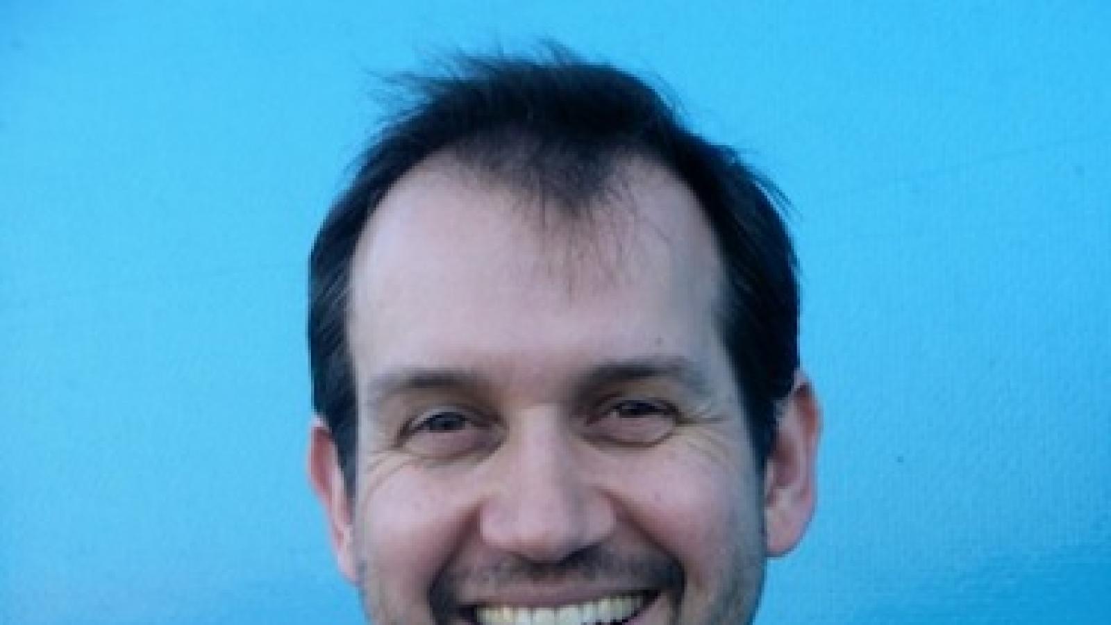 Headshot of Scottish children's theater artist Andy Manley