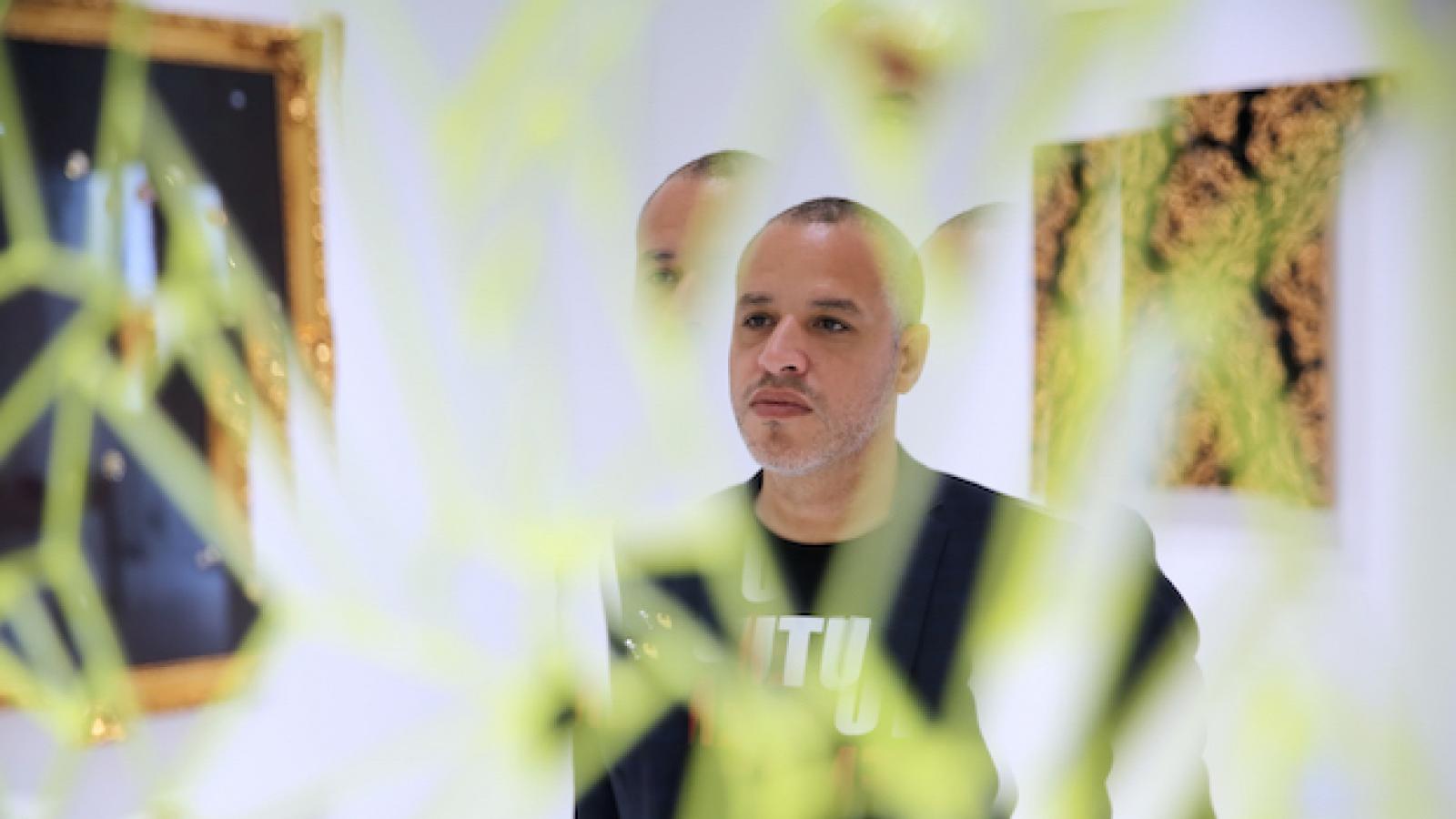 Photo of visual artist Carlos Rolon