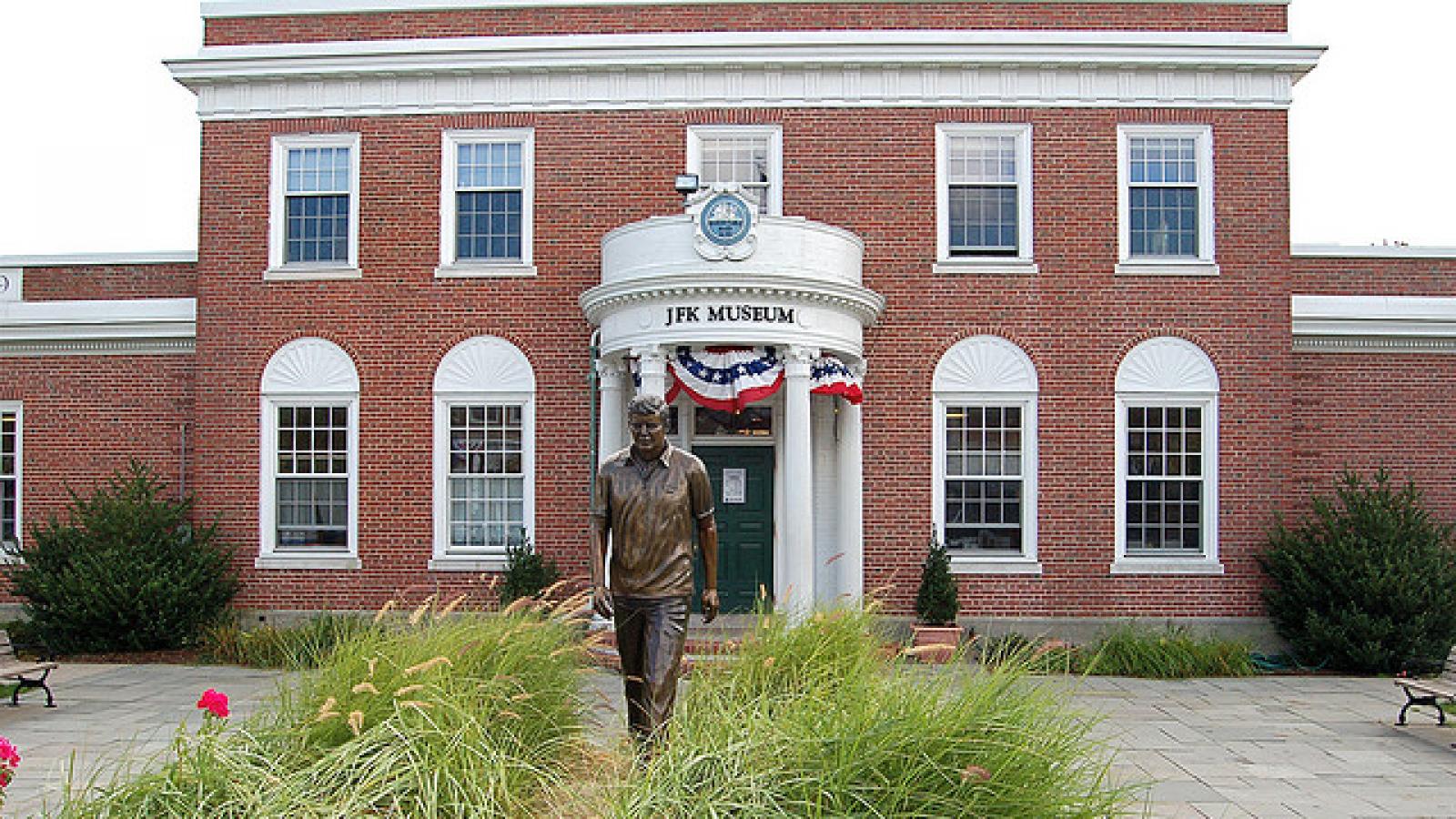 Statue of JFK