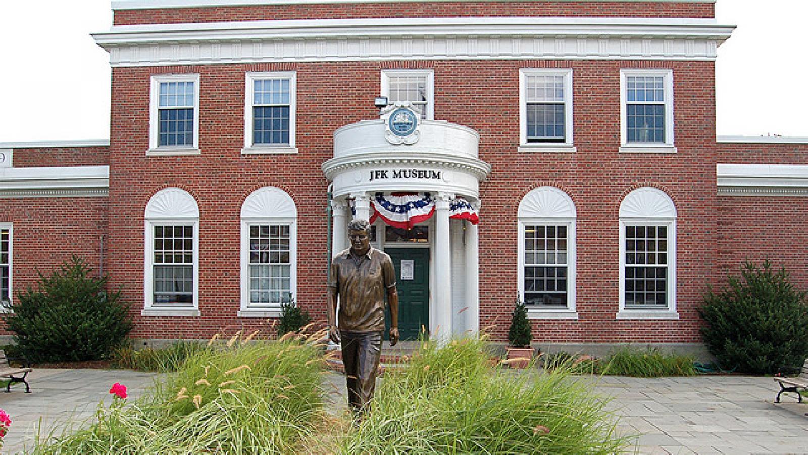Statue of JFK Statue of JFK