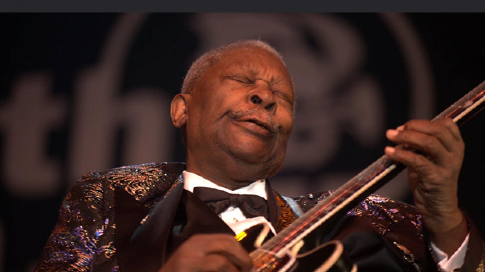 B.B. King on guitar