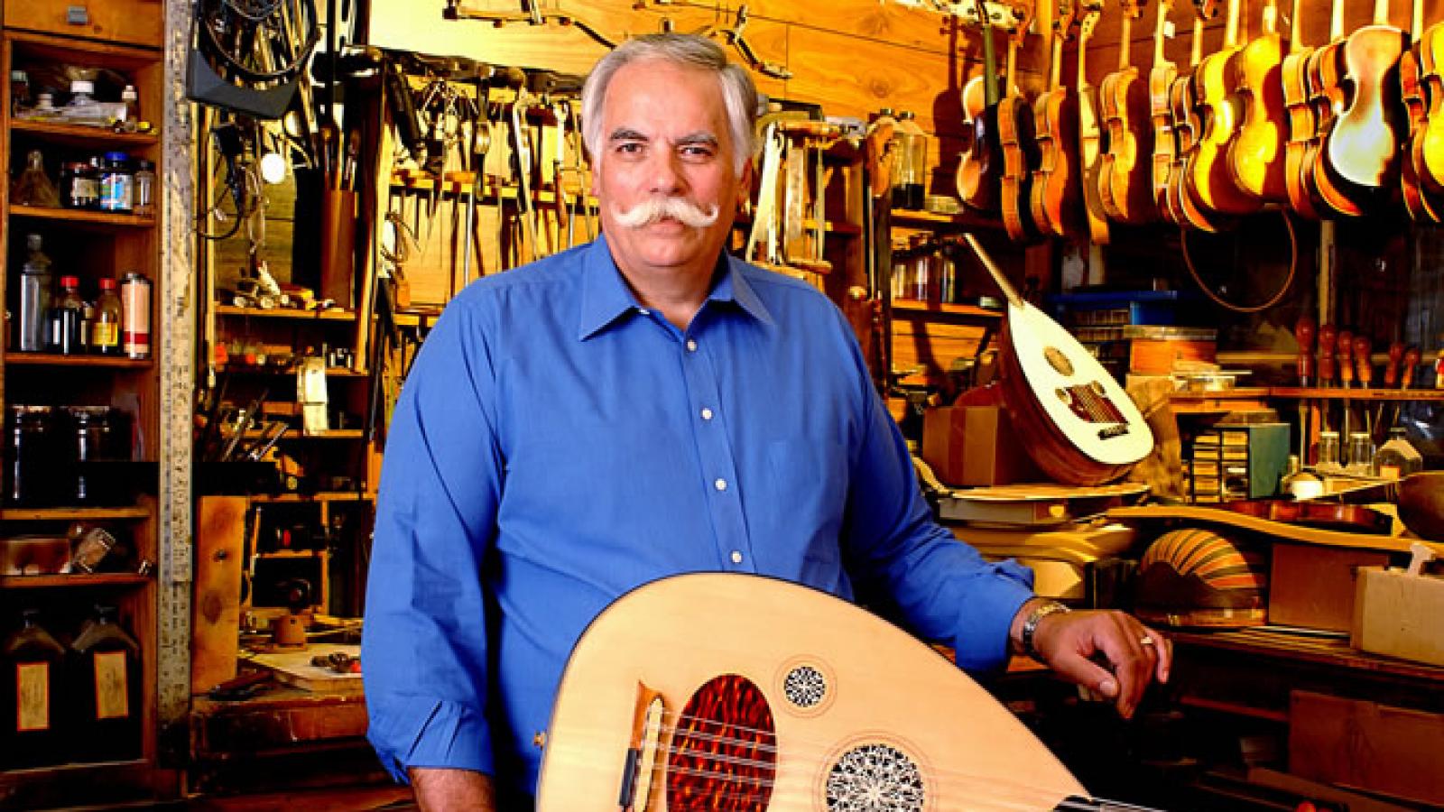 Peter Kyvelos 2001. Photo by Tom Pich