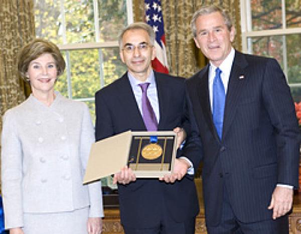 President George W. Bush and Laura Bush with Derek Gillman, President of the Pennsylvania Academy of the Fine Arts