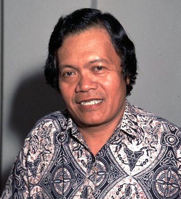 Headshot of a man.