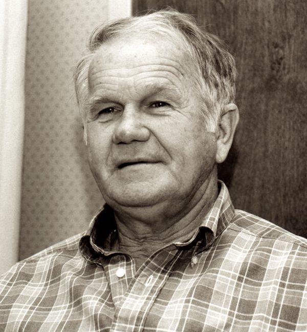 Headshot of a man.