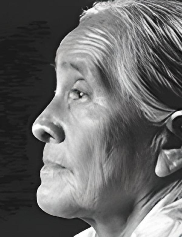Headshot of a woman.